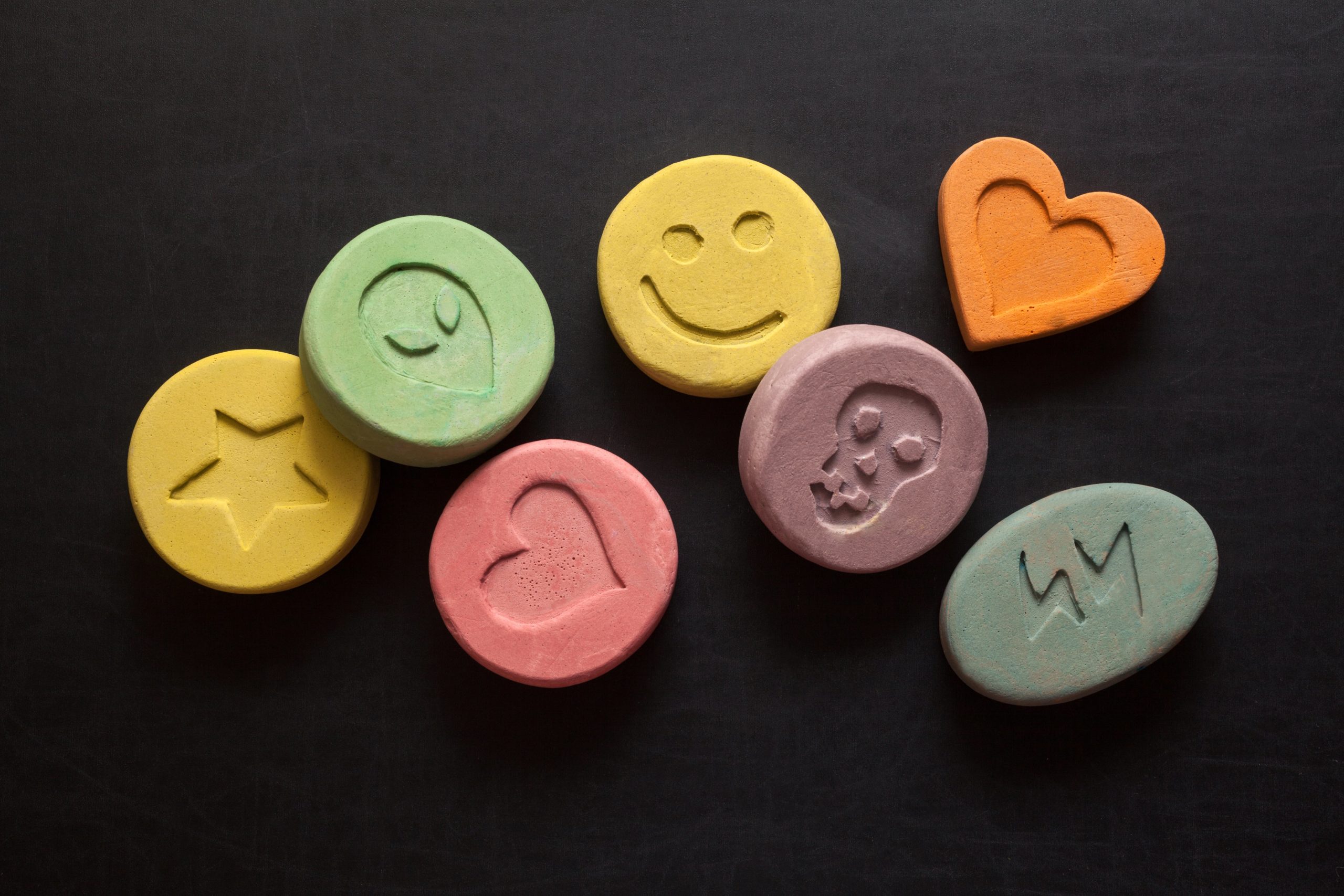 47694ecstasy-tablets-scaled.jpeg