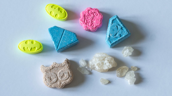 70631xtc-pillen-mdma-kristal.jpg